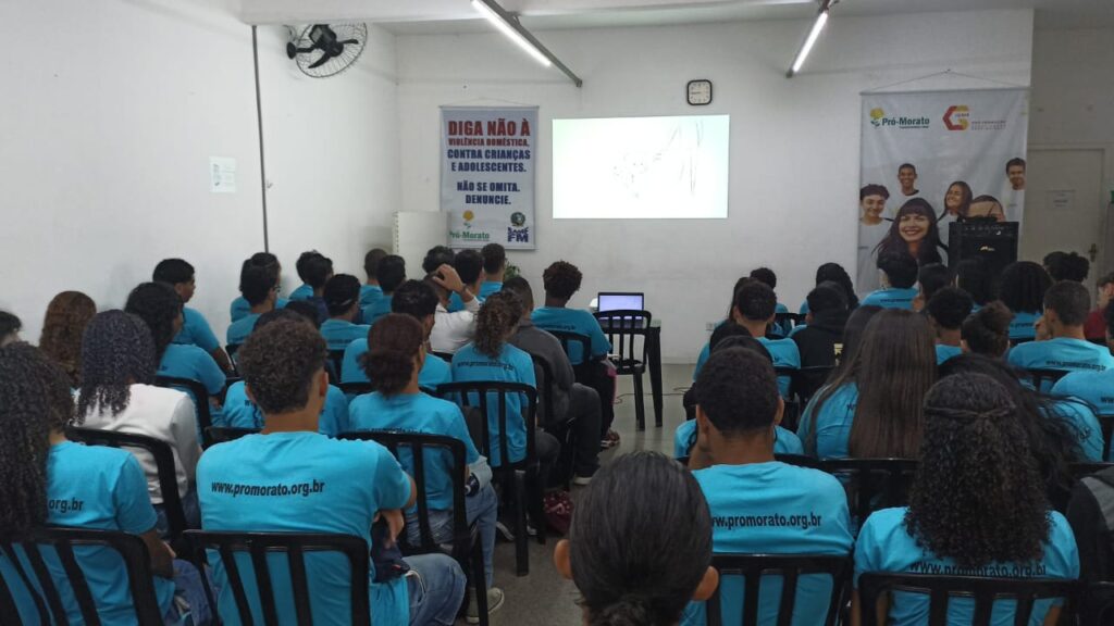 Imagem dos alunos na conscientização no combate a violência sexual.