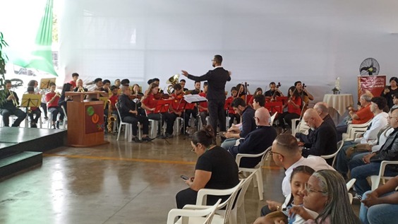 Imagem da apresentação na Santa Brigda